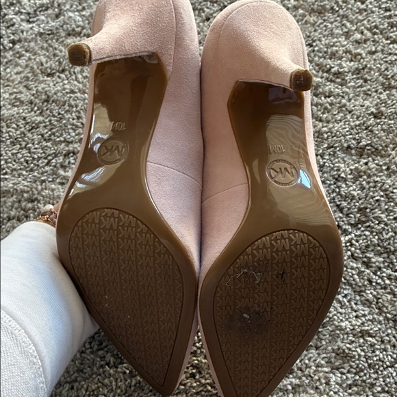 Michael Kors Dusty Pink Suede Pointed Toe Pumps - Picture 3 of 4